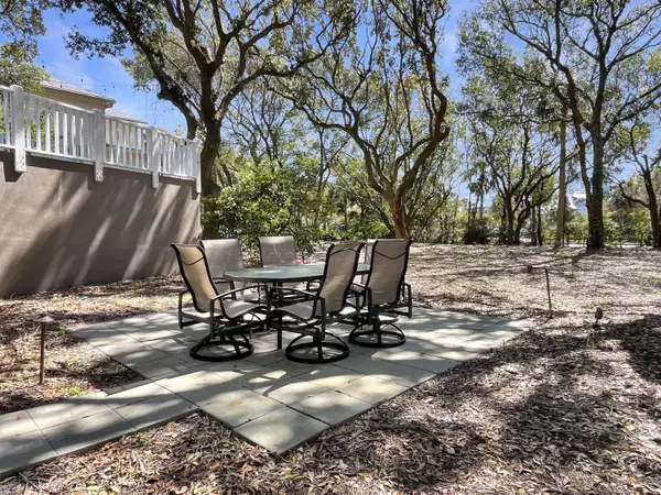 Isle Of Palms, SC 29451,5 Abalone Aly