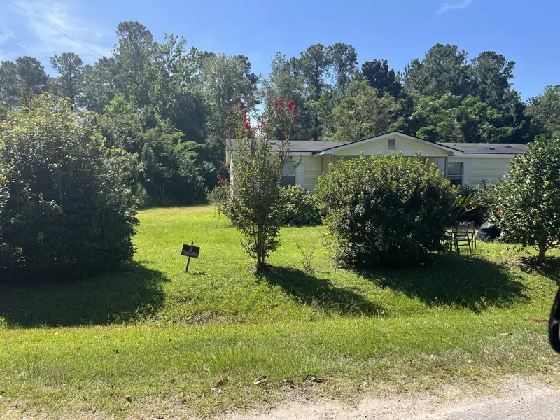 283 W End Dr, Moncks Corner, SC 29461