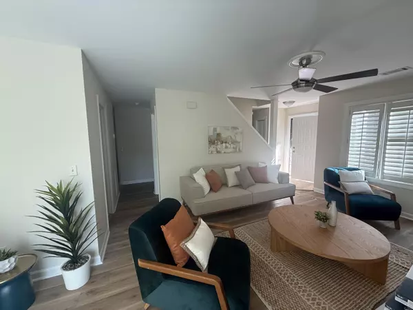 Mount Pleasant, SC 29464,1717 Greystone Blvd #13