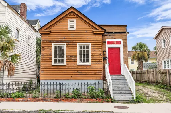 66 1/2 Lee St, Charleston, SC 29403