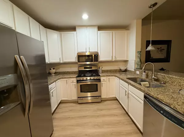 Charleston, SC 29492,125 Pier View St #303