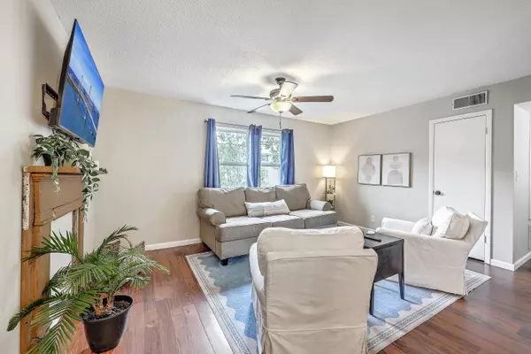 Hanahan, SC 29410,6240 Old Point Rd #C16