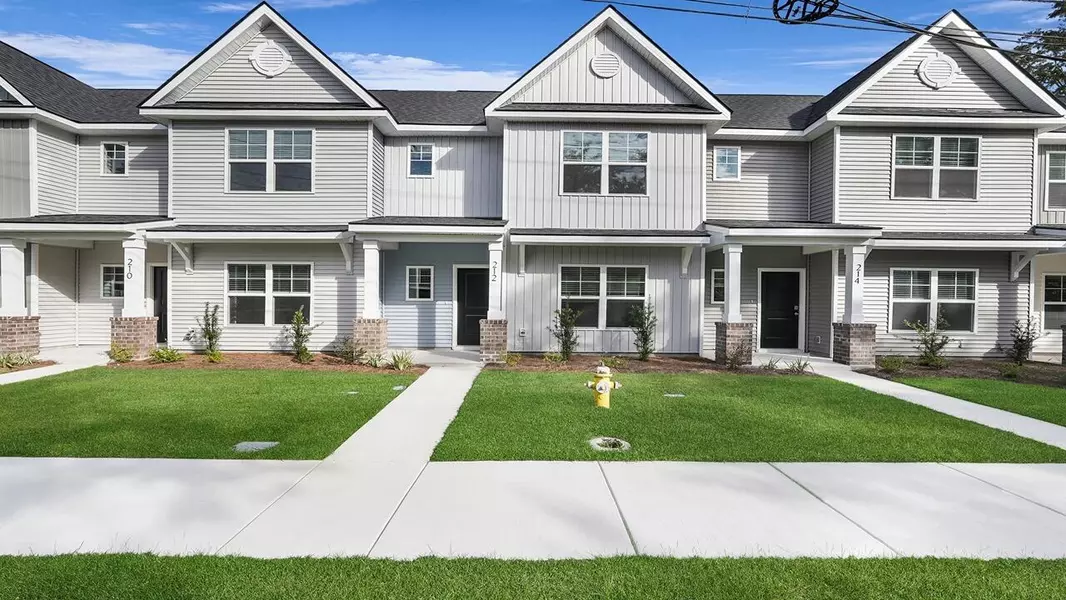 212 Garbon Dr, Summerville, SC 29485