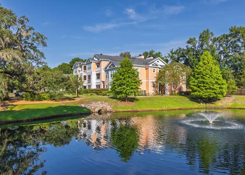 2221 Chatelain Way, Mount Pleasant, SC 29464