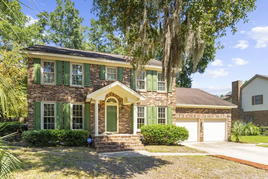 1050 Stonehenge Dr, Hanahan, SC 29410