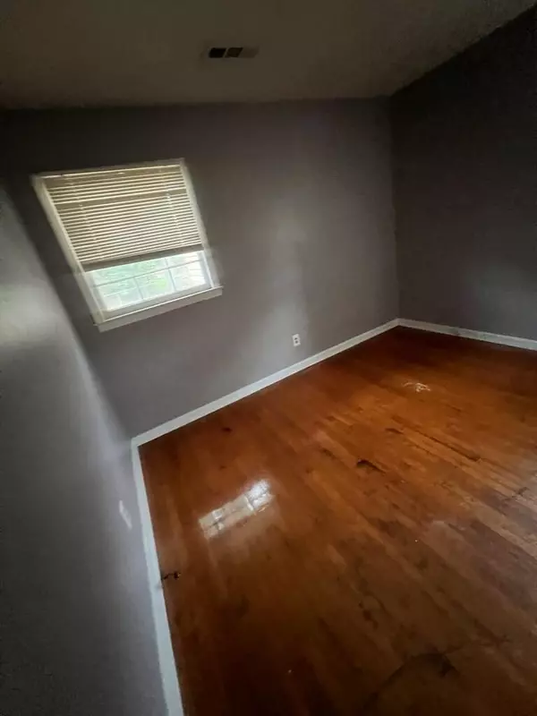 North Charleston, SC 29406,2592 Midland Park Rd #A