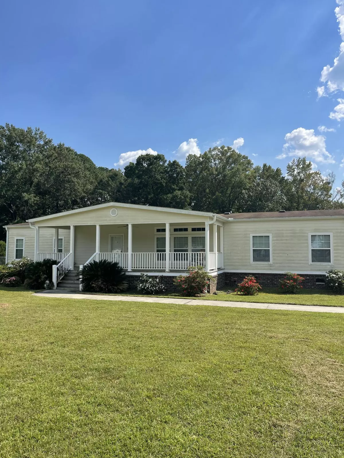 Summerville, SC 29483,385 Embassy Dr