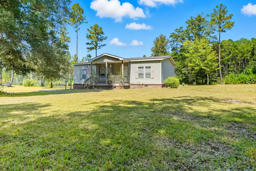 2290 Bethera Rd, Bonneau, SC 29431