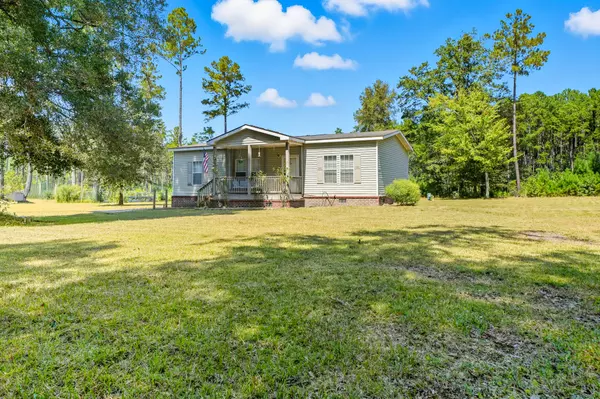 2290 Bethera Rd, Bonneau, SC 29431