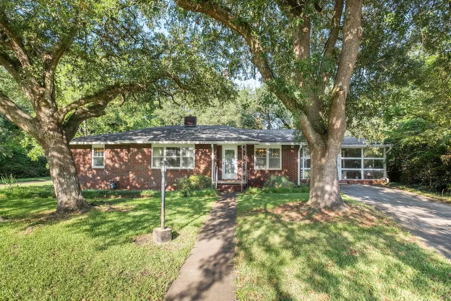 4968 Victoria Ave, North Charleston, SC 29405