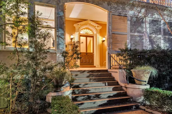 Charleston, SC 29401,313 Meeting St #24