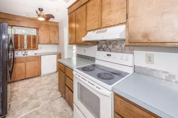 Summerville, SC 29485,305 Chessington Cir