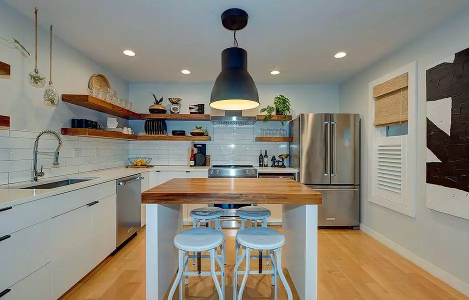 2057 Middle St #11, Sullivans Island, SC 29482