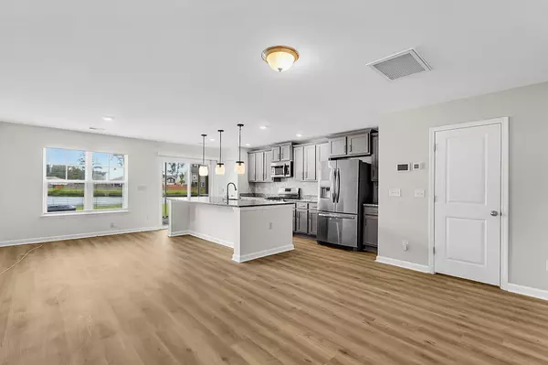 Ladson, SC 29456,9752 Transplanter Cir