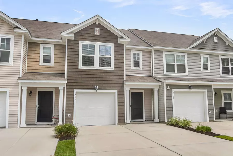 9752 Transplanter Cir, Ladson, SC 29456