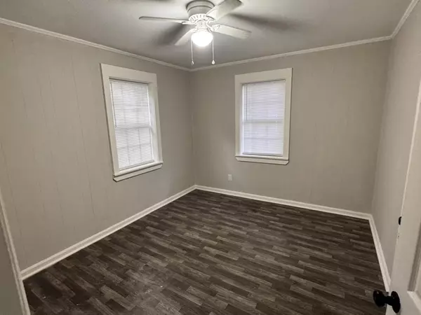 North Charleston, SC 29405,1913 Success St