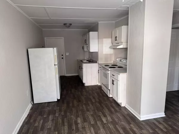 North Charleston, SC 29405,1913 Success St