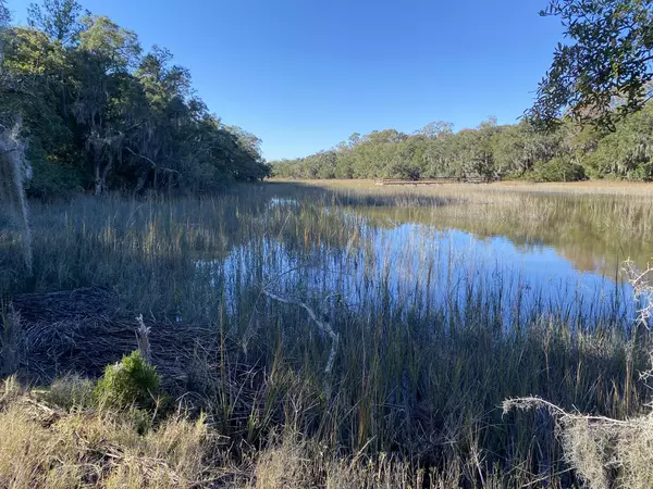 6444 St Anthony Dr, Yonges Island, SC 29449