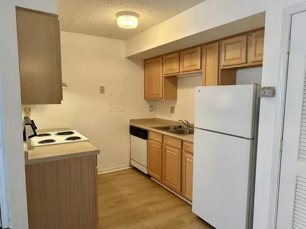 Charleston, SC 29414,2494 Etiwan Ave #12g