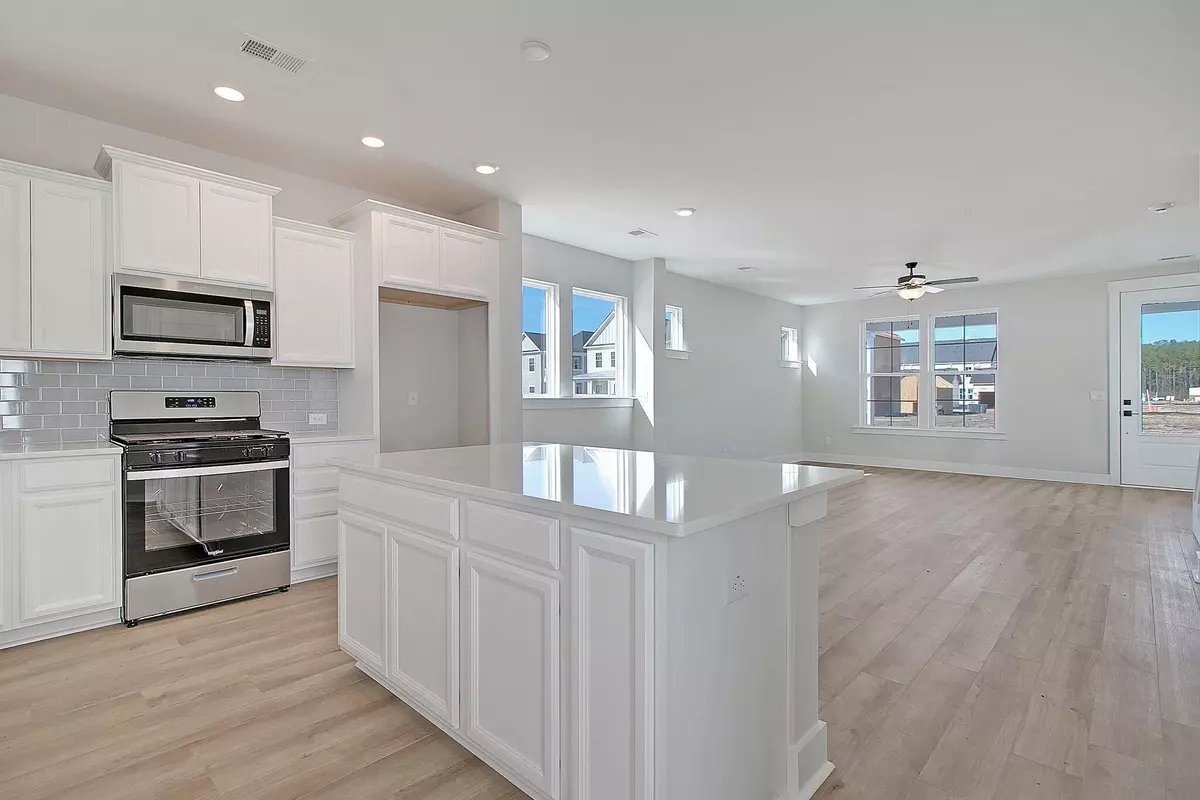 Summerville, SC 29486,781 Blueway Ave