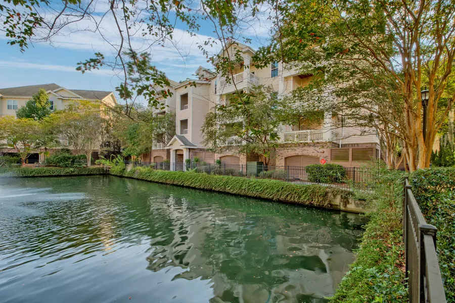 2244 Ashley Crossing Dr #524, Charleston, SC 29414