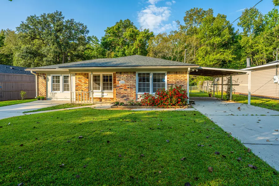 310 Sprucewood Dr, Summerville, SC 29485