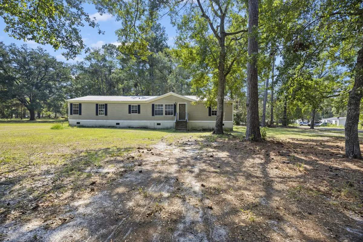 Walterboro, SC 29488,197 Davis Cir