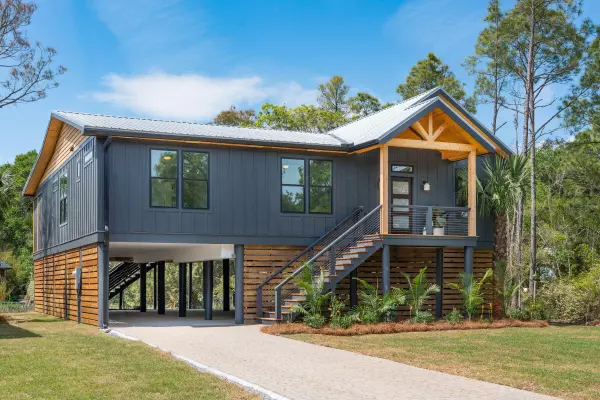 Folly Beach, SC 29439,1014 E Erie Ave