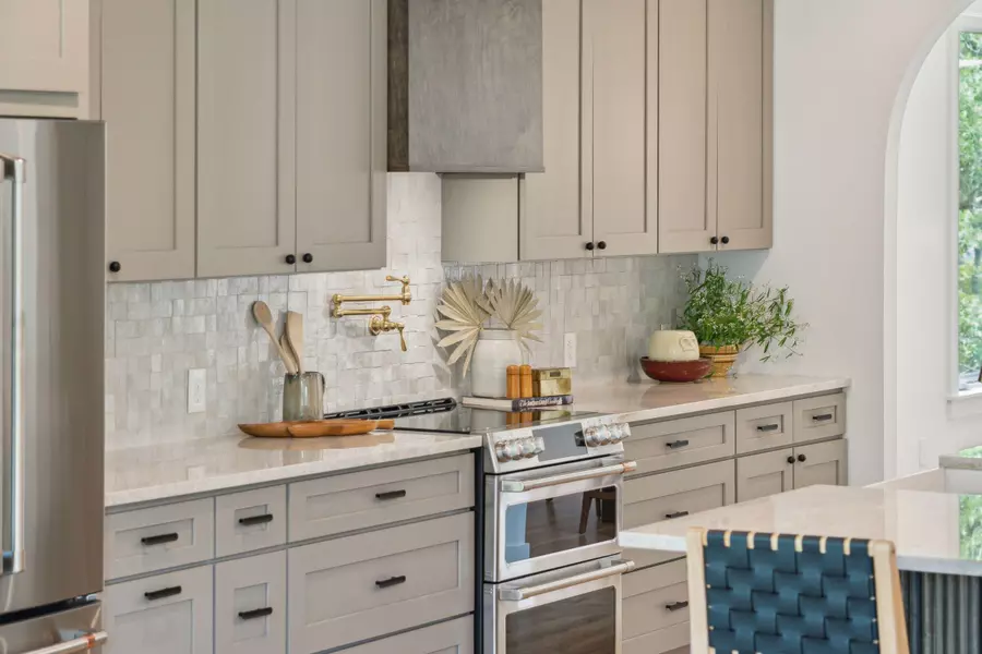 1014 E Erie Ave, Folly Beach, SC 29439
