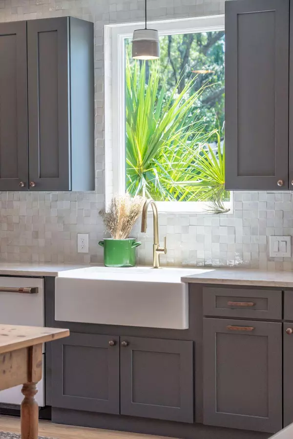 1012 E Erie Ave, Folly Beach, SC 29439
