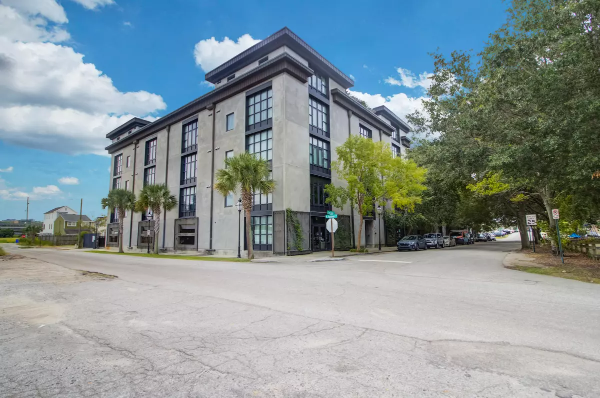 Charleston, SC 29403,1 Cool Blow St #138