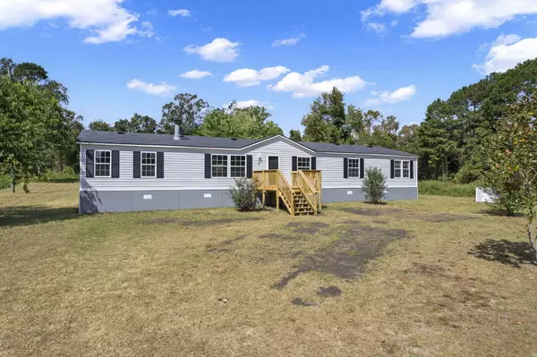 Eutawville, SC 29048,258 Rodeo Dr