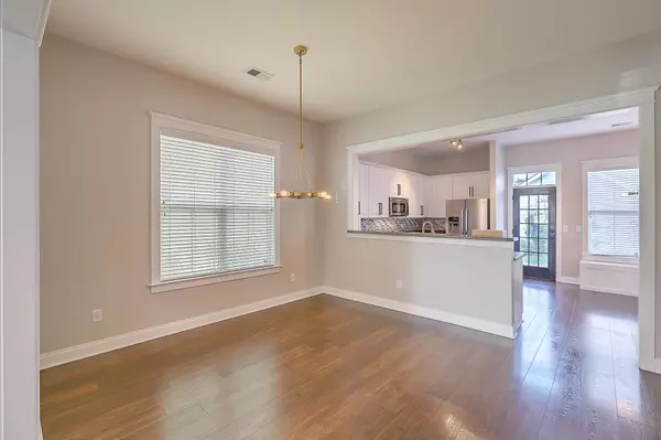 Summerville, SC 29483,328 Barberry St