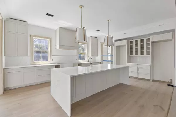 Sullivans Island, SC 29482,2923 Middle St