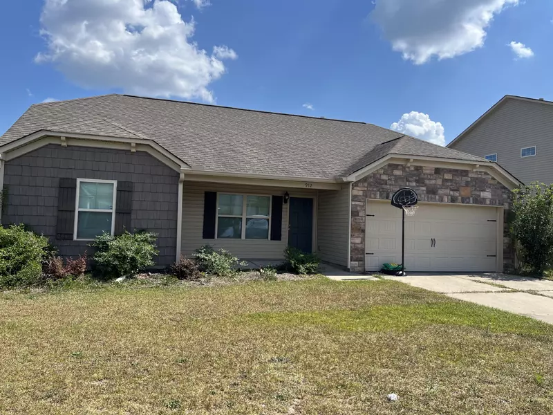 912 Dovefield Ln, Lexington, SC 29073