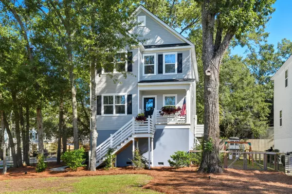 1319 Lucinda St, Mount Pleasant, SC 29466
