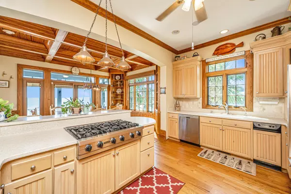 Edisto Beach, SC 29438,1408 Palmetto Blvd