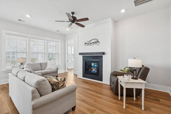 Summerville, SC 29486,422 Evening Glow Ln