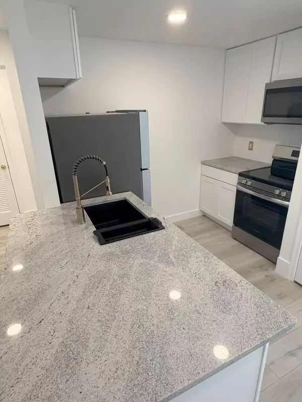 Charleston, SC 29412,1530 Fort Johnson Rd #3c