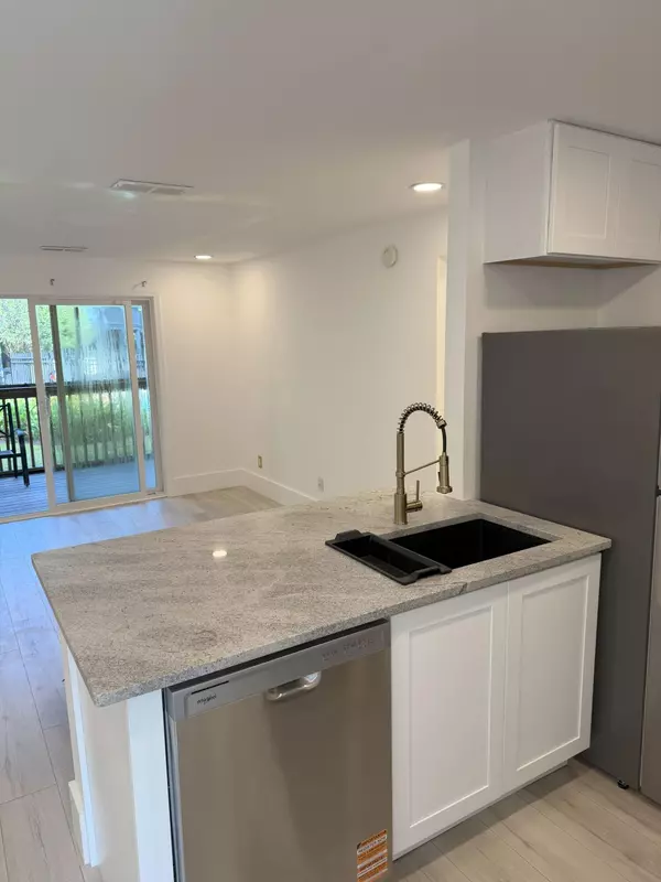 Charleston, SC 29412,1530 Fort Johnson Rd #3c