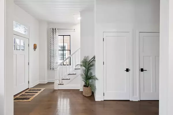 Charleston, SC 29403,272 Coming St #C