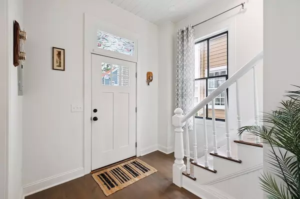 Charleston, SC 29403,272 Coming St #C