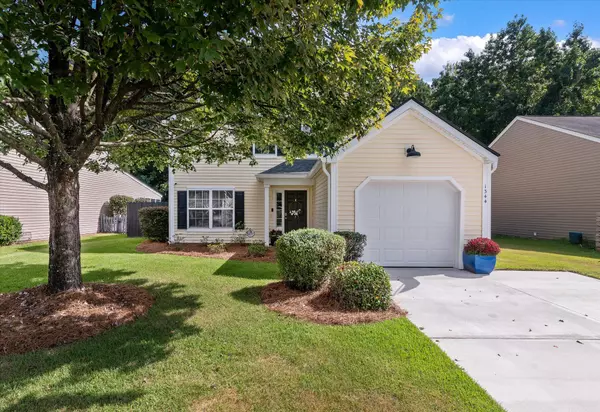 1344 Palm Cove Dr, Charleston, SC 29492