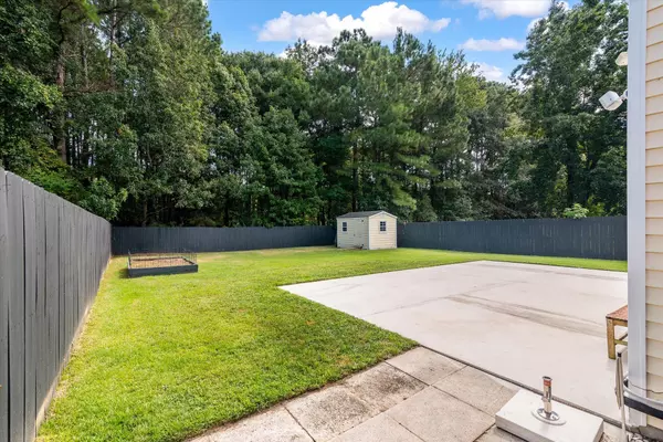 1344 Palm Cove Dr, Charleston, SC 29492