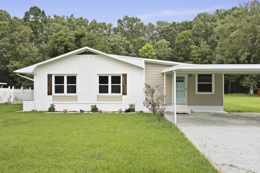 233 N Pandora Dr, Goose Creek, SC 29445