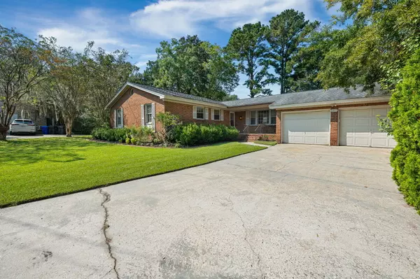 North Charleston, SC 29418,5325 Helene Dr