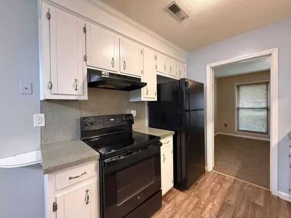 North Charleston, SC 29418,4332 Cheviot Dr