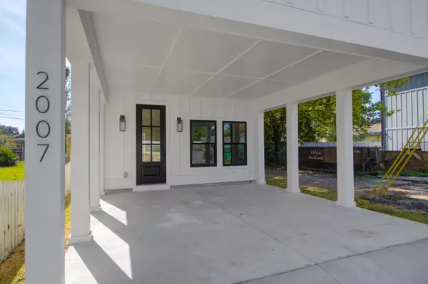 2007 Arbutus Ave, North Charleston, SC 29405