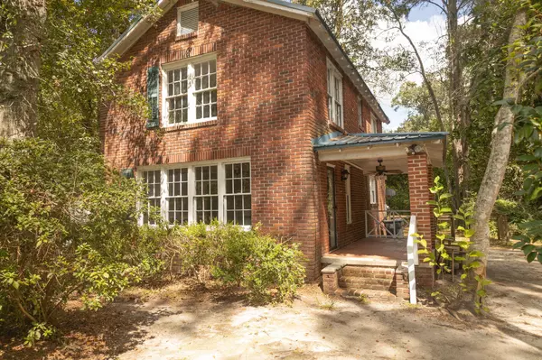 57 Salley Ackerman Dr, Cottageville, SC 29435