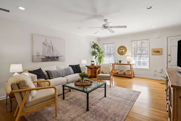 164 Queen St, Charleston, SC 29401